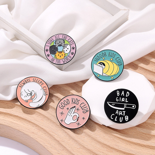 Cross-border round cartoon cat with personality, knife, English letters, versatile coat, skirt, jewelry, alloy brooch