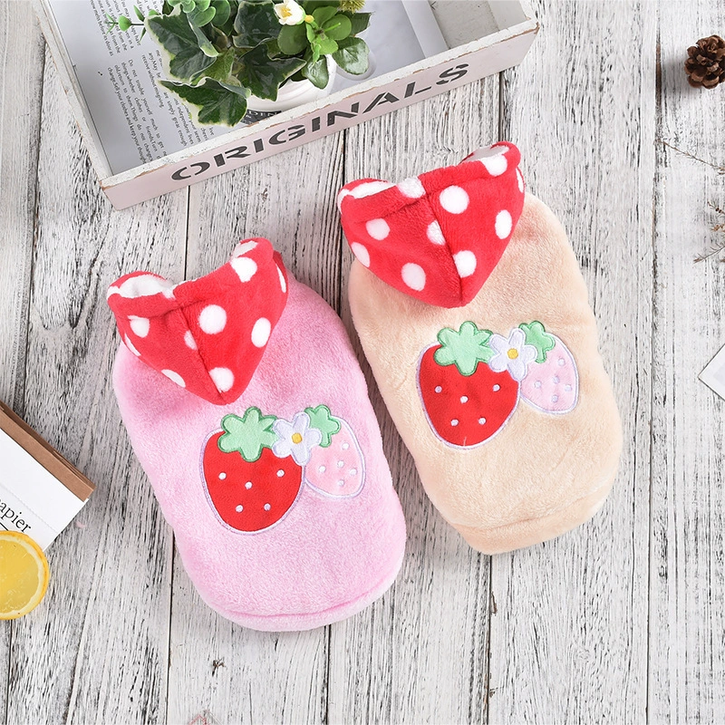 Осенняя и зимняя новая одежда для собак Клубничная милая маленькая собака