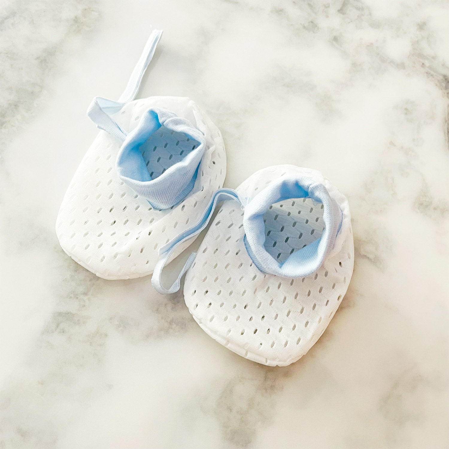 Nuevo producto verano transfronterizo delgado de dibujos animados para bebés y niños pequeños, guantes anti-agarre de malla transpirables para bebés recién nacidos