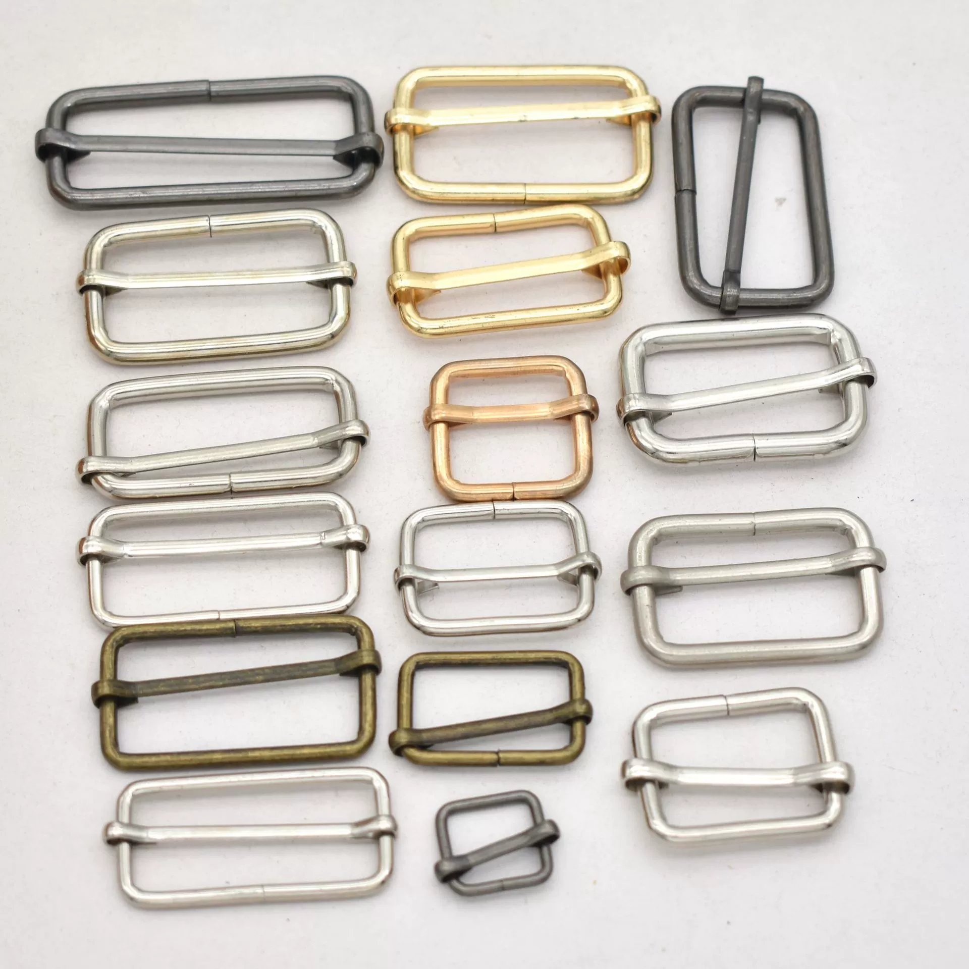 Golden travel bag accessory, (Physicals)