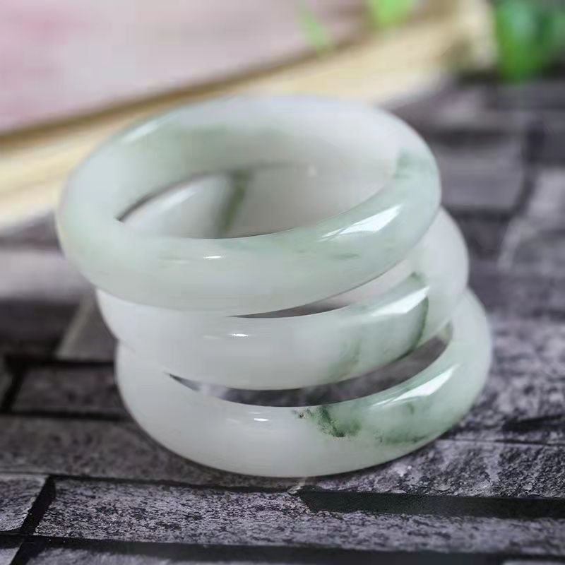 Xinjiang Golden Silk Jade Tianshan Emerald Bracelet – Kunlun Jade with Natural Color, Gobi Emerald-Hued Jade Bracelet Featuring Floating Floral Patterns
