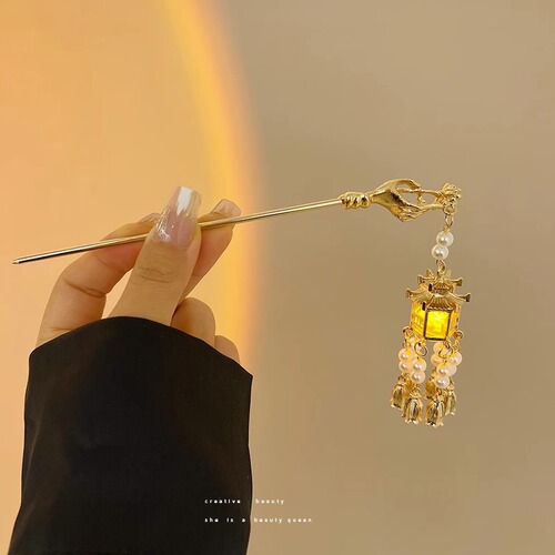 Glowing small lantern tassel hairpin New Year palace lantern hairpin internet celebrity back head hairspoon pavilion hairpin hair accessories