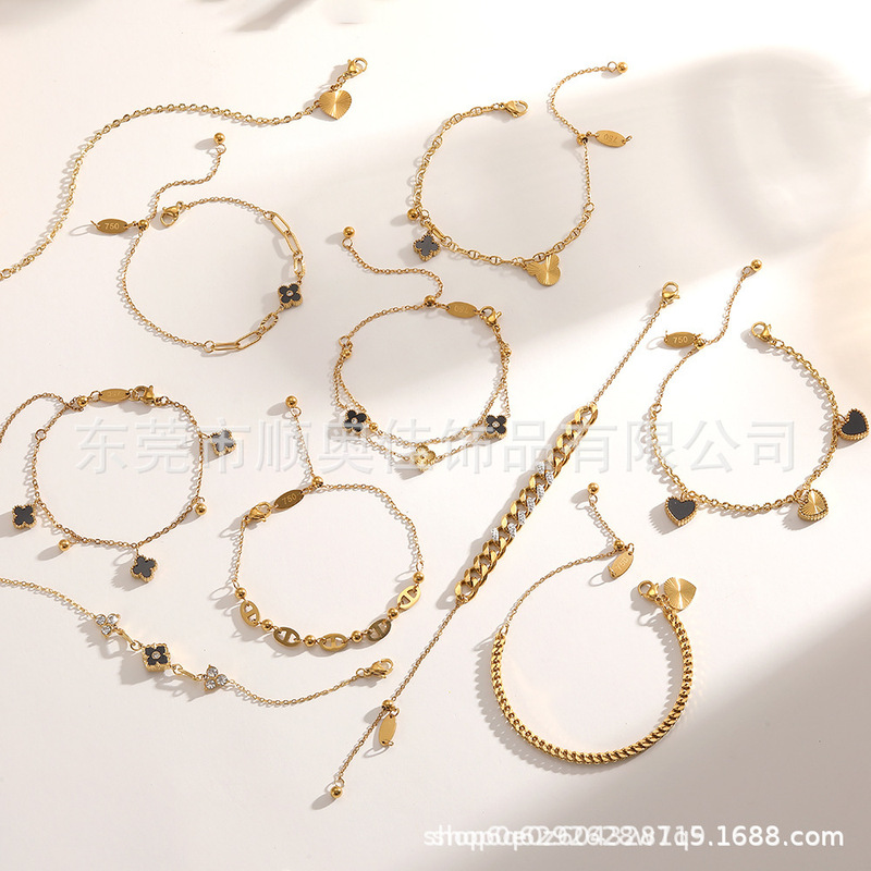 18K Gold Electroplated Love Heart Bracelet for Women, Niche Design, Light Luxury, Exquisite and Versatile, Gold-Colored Jewelry with a Vintage High-End Feel