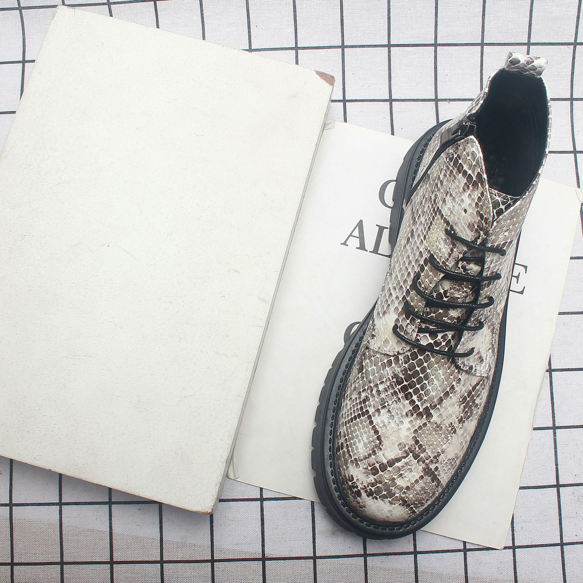 ��ó���ƤЬ��ʿӢ�׷���ɫ�񻨲��������������Ь�ͰﳱЬ1233