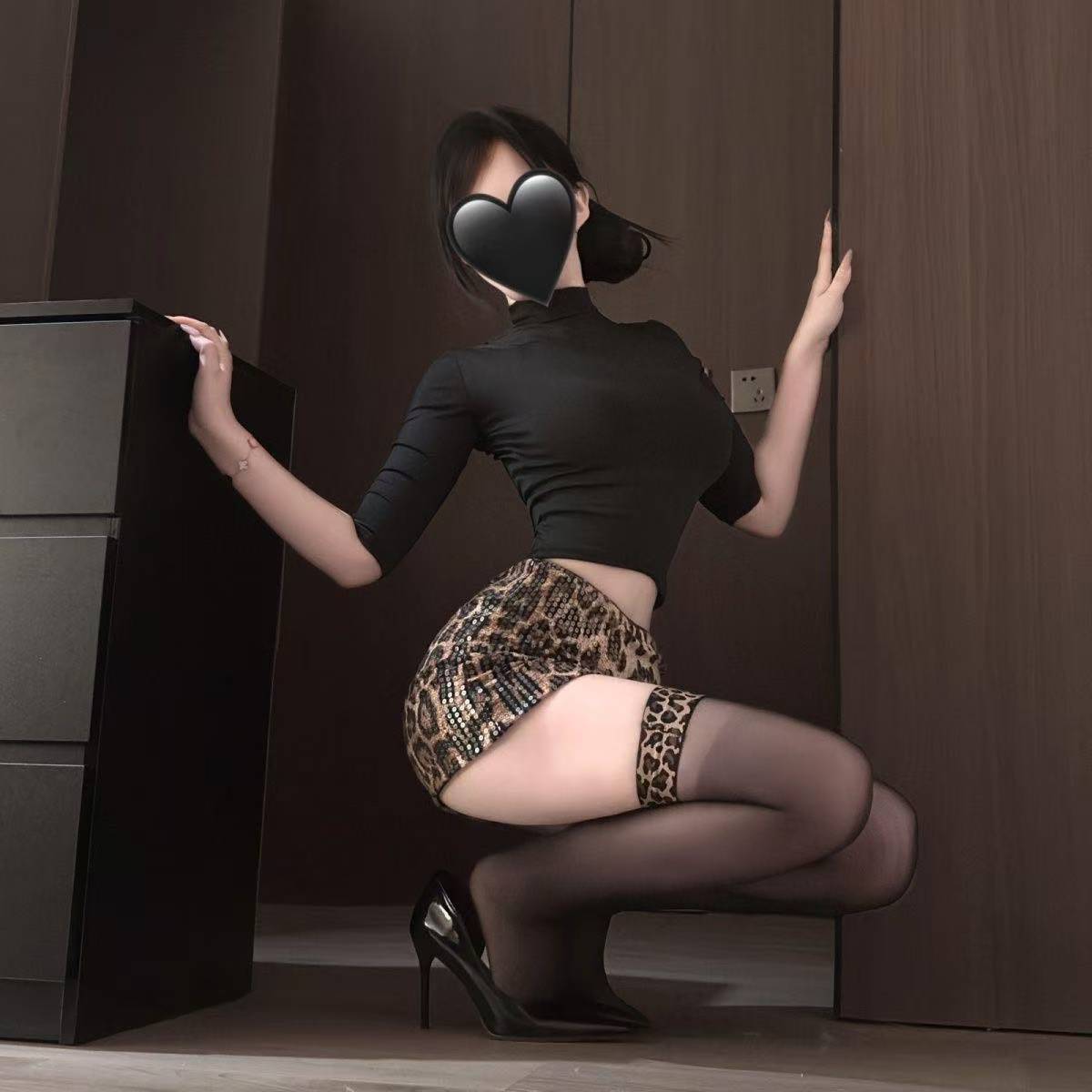 Sexy Leopard Print Two-Piece Uniform Set with Sequin Top, Bodycon Skirt and Stockings — detail image 4