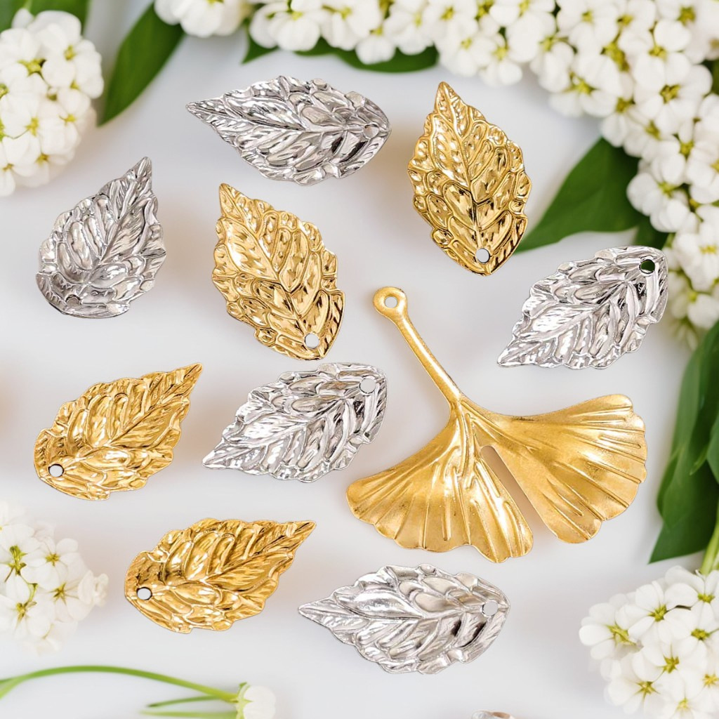 Accesorios de joyería de ramas de bricolaje, flores pequeñas, ginkgo, hojas de flores de acero inoxidable, pendientes de viento antiguo, accesorios para la cabeza, accesorios, colgantes