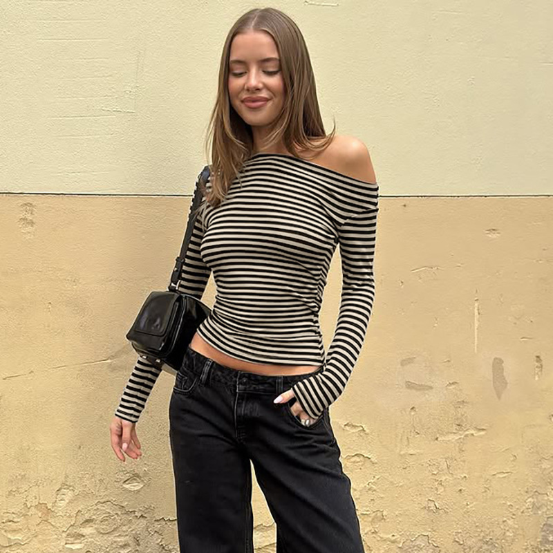 Damen-Langarmshirt mit Kontraststreifen, modernes, geripptes Stricktop mit eckigem Ausschnitt, schmal geschnittenes Stretch-Basic zum Layern_voghion.com