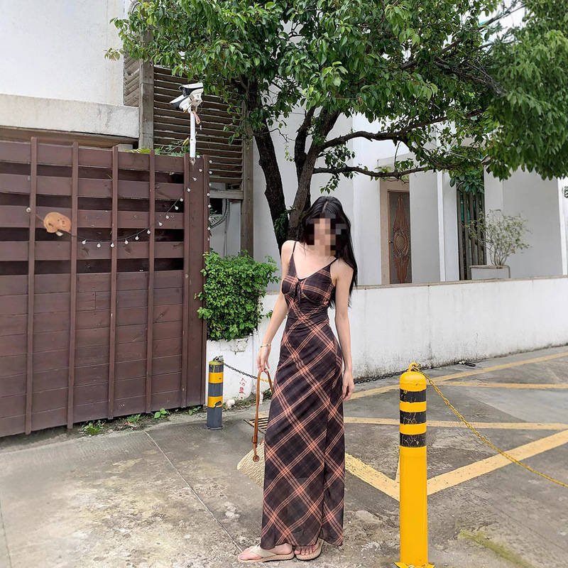 French Style Vintage Plaid Sling dress Women's Summer New Slim-Fit Slimming Mid-Length Mesh A- Line Hip Skirt