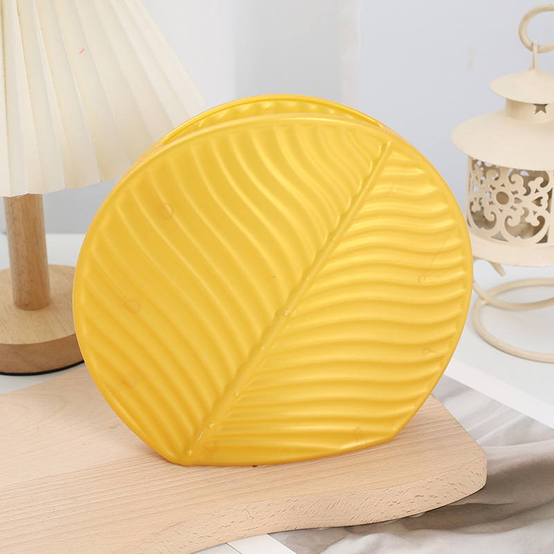 Leaf Vase-Gold
