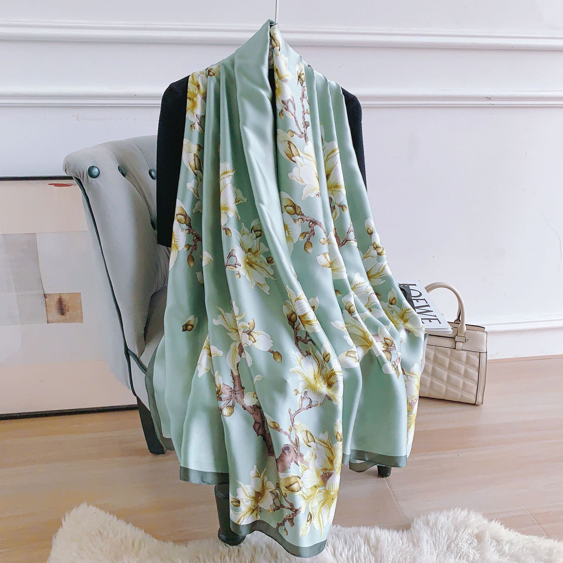 Primavera y otoño nueva Magnolia bufanda de seda estilo occidental moda gasa chal decorativo elegante toalla playa al aire libre