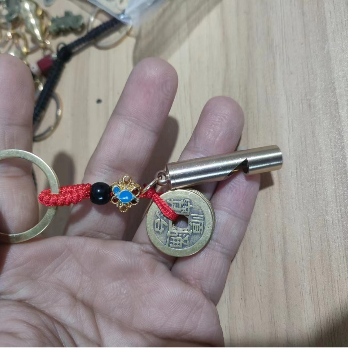 Puesto de venta caliente en lugares escénicos Cinco emperadores dinero latón llavero de coche calabaza de cobre joyería colgante regalo de evento