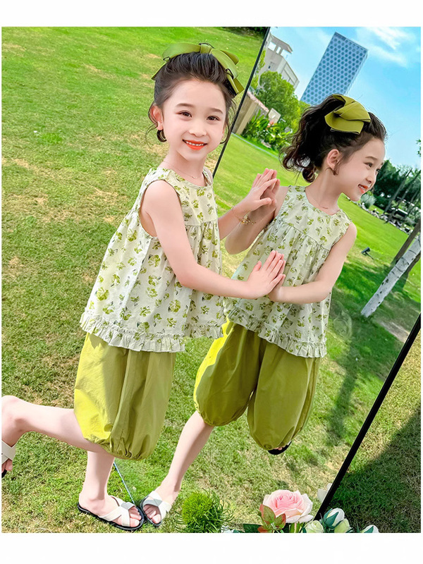 女の子の夏のスーツ 2025 新しいスタイル子供の夏のベストファッショナブルな服小さな女の子ベビーツーピースセット|undefined
