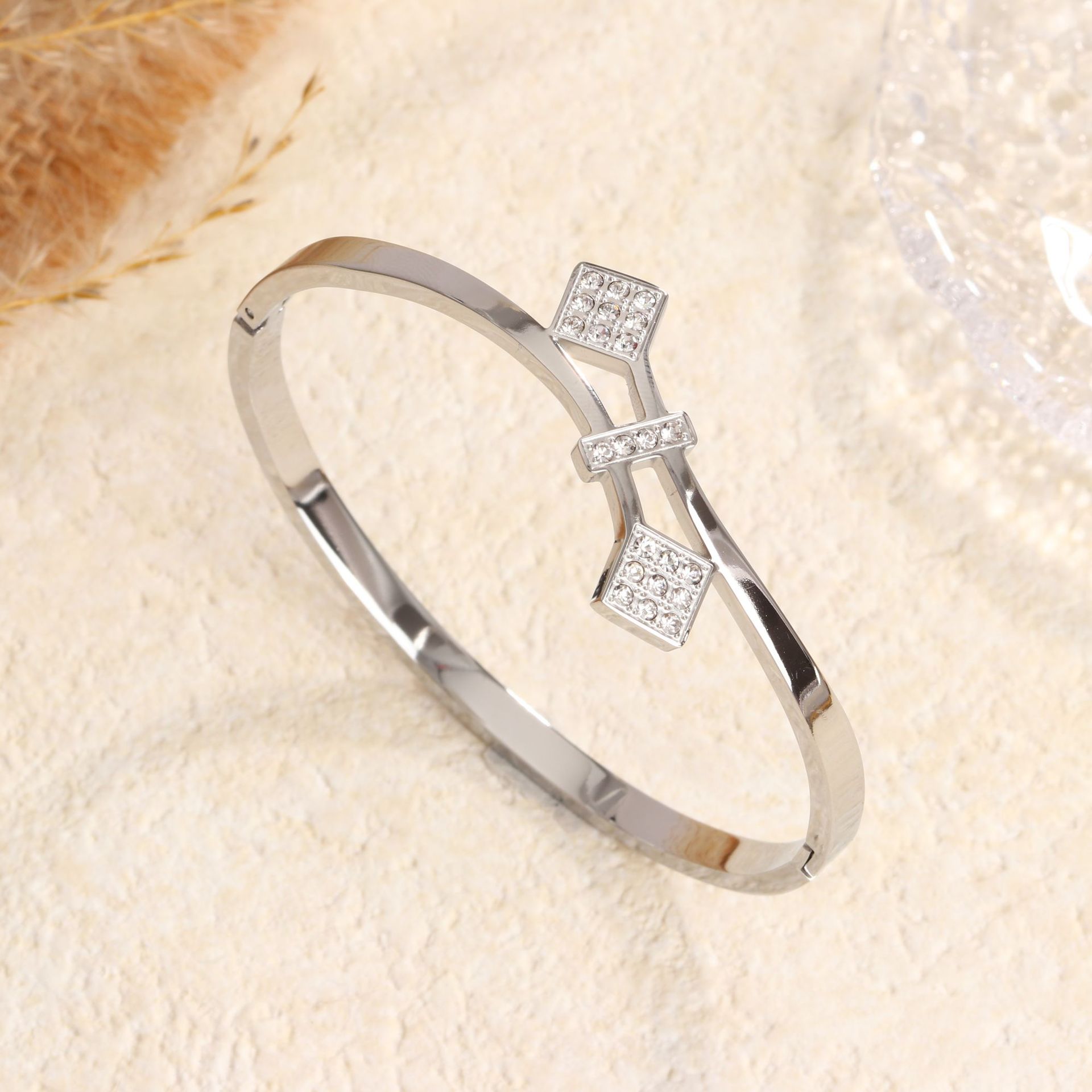 97 크로스 스퀘어 다이아몬드 팔찌 스틸 컬러