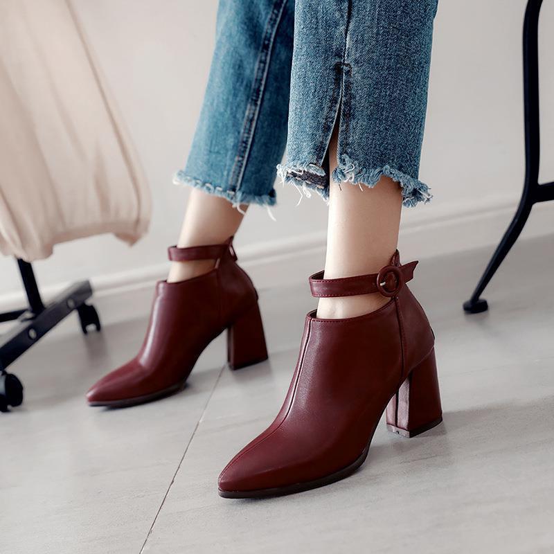 2018 new autumn and winter Martin boots Women's Small short boots pointed belt buckle zipper low tube women's boots 40-43 foreign trade