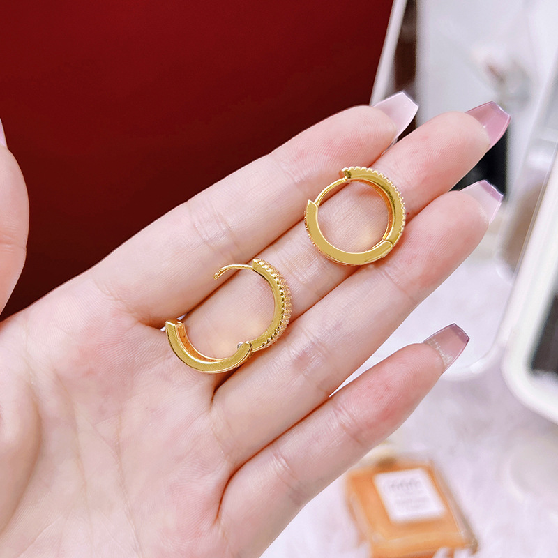 2023 nueva moda llena de diamantes con incrustaciones de ZIRCON pendientes de las mujeres personalizadas todo partido geométrico pendientes redondos de moda al por mayor