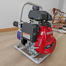 ������Ԯ�Ʋ��pݔ��Һ���C�ӱ�BJQ-630.5&times;2С����̧ʽҺ����