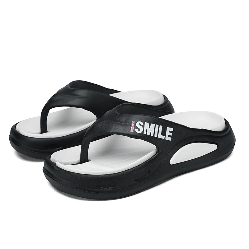 En nombre del nuevo estilo de verano, chanclas de moda para hombres, antideslizantes para interiores, sandalias y zapatillas de playa