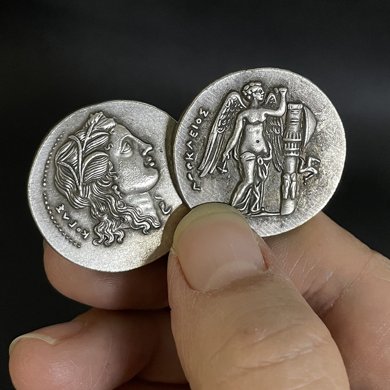 Retro Greek European and American Coin Punch Necklace After Ghost Persephone Victory Goddess Naik Design Simple Retro Greek European and American Coin Punch Necklace After Ghost Persephone Victory Goddess Naik Design Simple