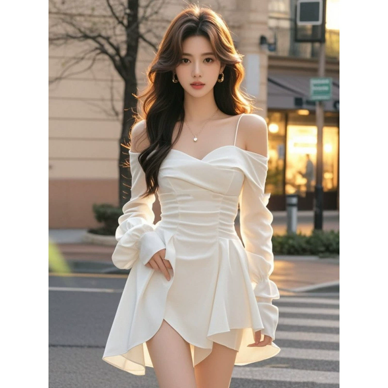 Корейское платье в светском стиле с одним воротником и открытыми плечами для женщин, осень 2024, новый стиль, доступная роскошная короткая юбка трапециевидной формы с талией