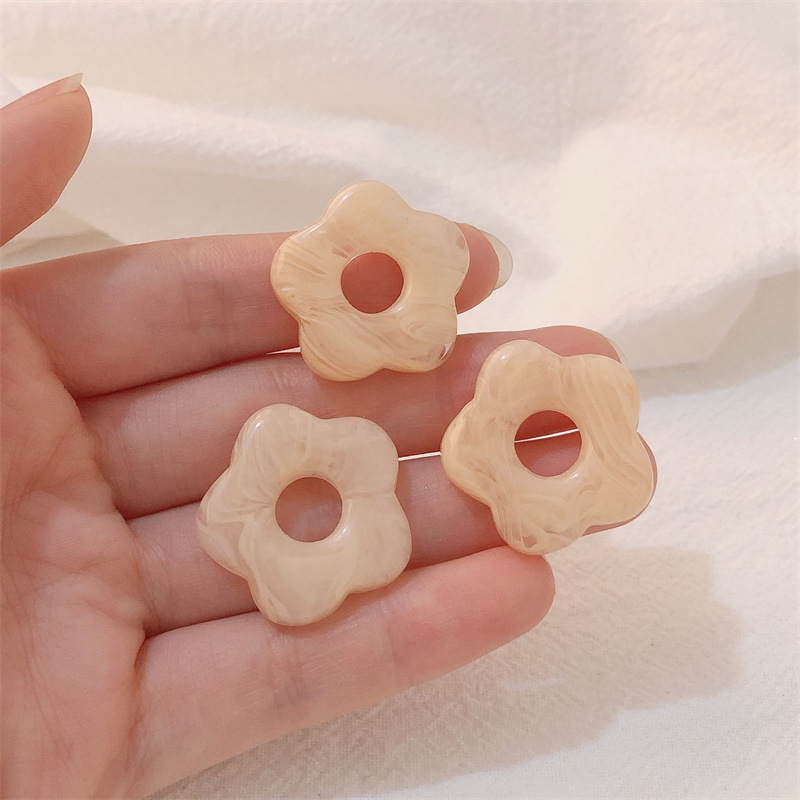 Resina transparente de color accesorios de flores coloridas flores pequeñas tazas de agua casca de teléfono móvil material de parche de flores hechas a mano