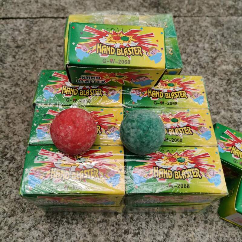80 s nostalgic toy pop ball hit fireball Thunder ball red green touch ball pop memory children
