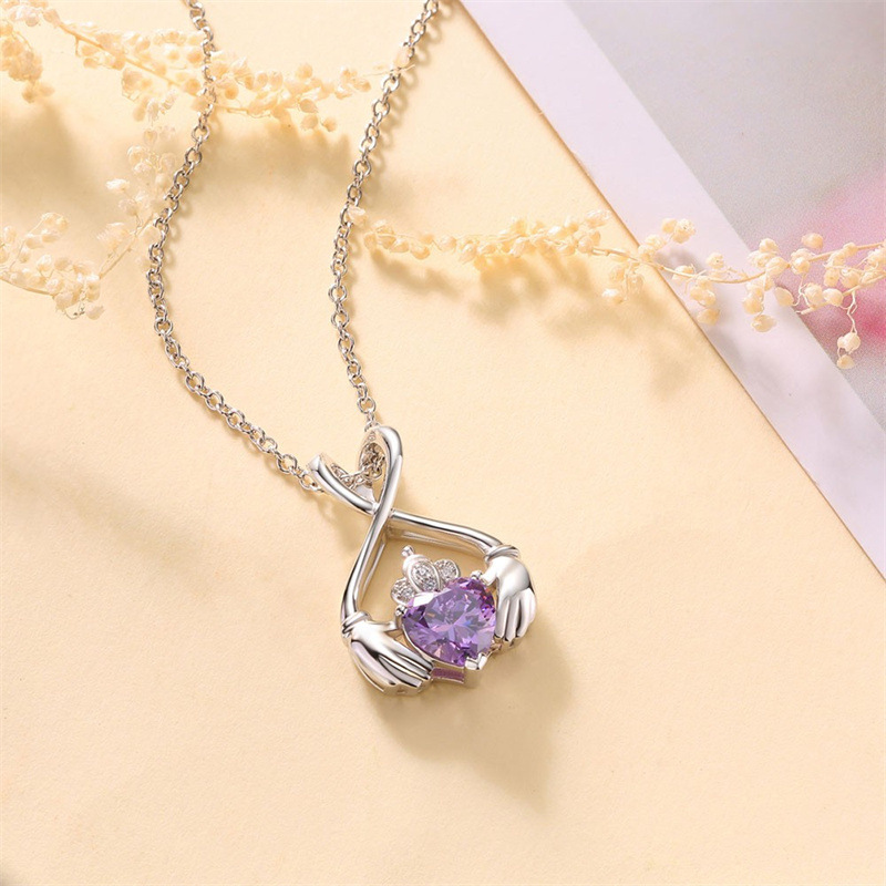 Elegant Lady Classic Style Hand Heart Shape Crown Copper Inlay Zircon Pendant Necklace display picture 2