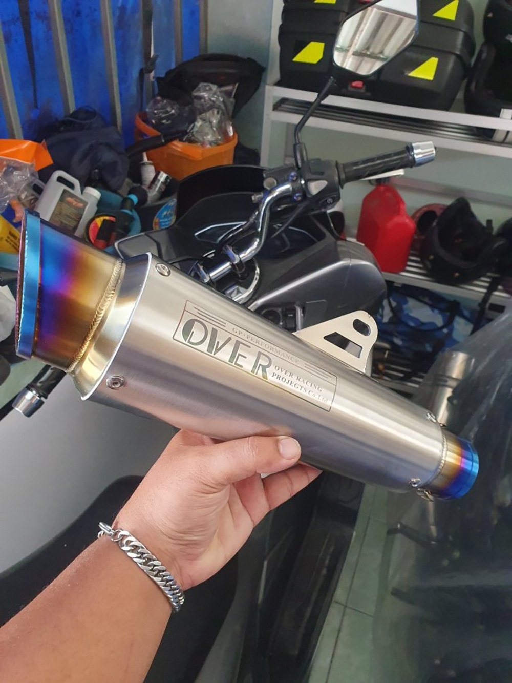 Shark Mouth over Exhaust Motorcycle Exhaust Pipe Suitable for Ninja 400/Z250/R6/R1/Cbr/Mt07/R3