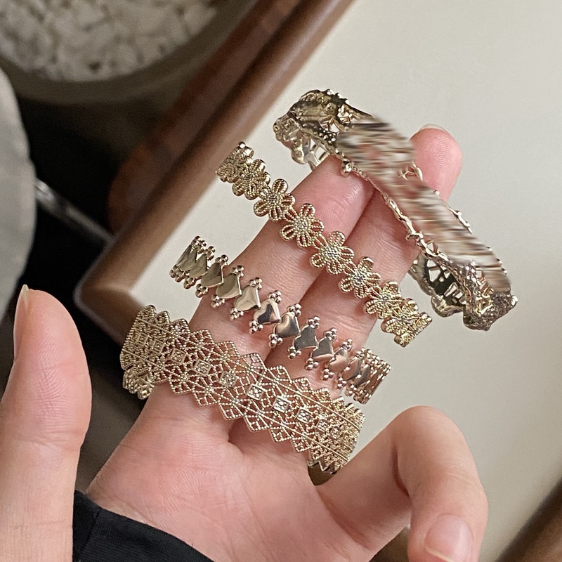 Blogger's Same Style Coffee Gold Bracelet, Niche Design, Vintage Lace Flower Pleated Open Bracelet, High-End Feel Wristband