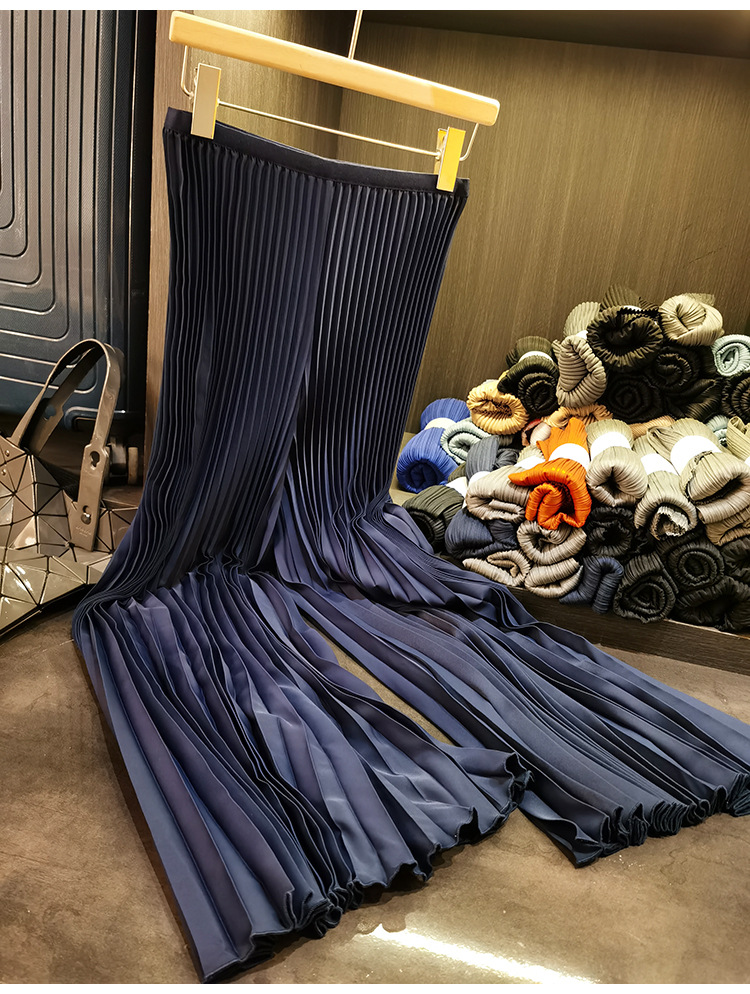 Quần culottes nữ ống rộng cạp cao, chất liệu mỏng nhẹ, phong cách xếp ly phối màu, form suông rộng thoải mái — màu đen, màu trắng, màu xanh đậm, xanh lá cây chi tiết 11