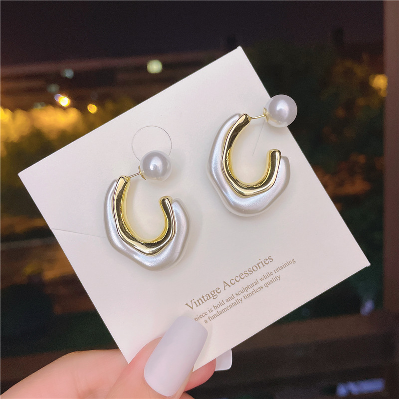 Fashion White Pearl Geometric Half Circle Alloy Stud Earrings display picture 1