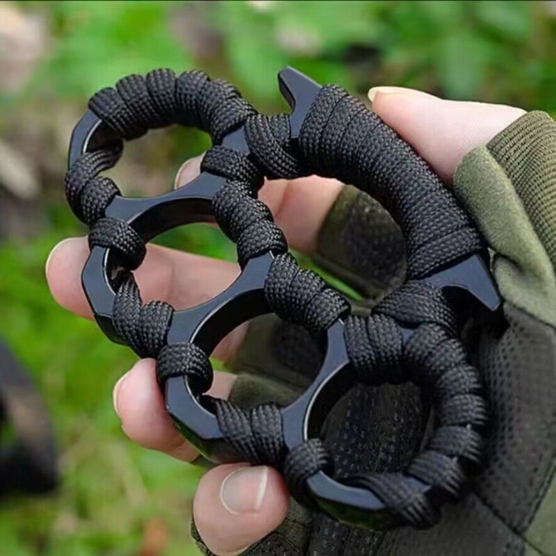 Four-finger tiger iron fist self-defense defense finger buckle tiger finger broken window hand brace finger tiger student version anti-wolf tip life-saving