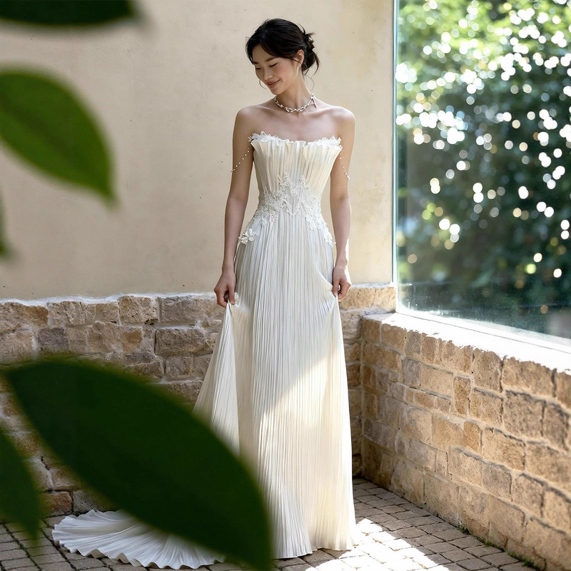 Fashion Strapless Light Wedding Dress Bridal Engagement Banquet Toast Dress Elegant Birthday Photo Pleated Design Dress Fashion Strapless Light Wedding Dress Bridal Engagement Banquet Toast Dress Elegant Birthday Photo Pleated Design Dress