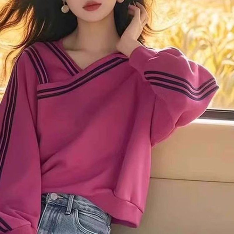 一件代发网红爆款2026初秋新款设计感条纹V领百搭显瘦长袖卫衣女