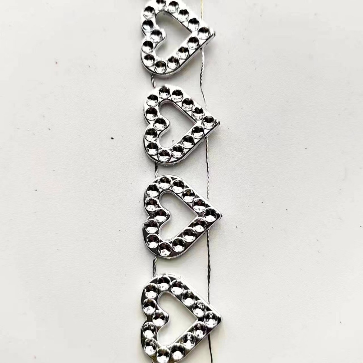 (2개) 의상 액세서리 의류 액세서리 싱글 행 사랑 도매 와이어 드릴 넷 드릴 플라스틱 행 드릴 신발 및 모자 장식품