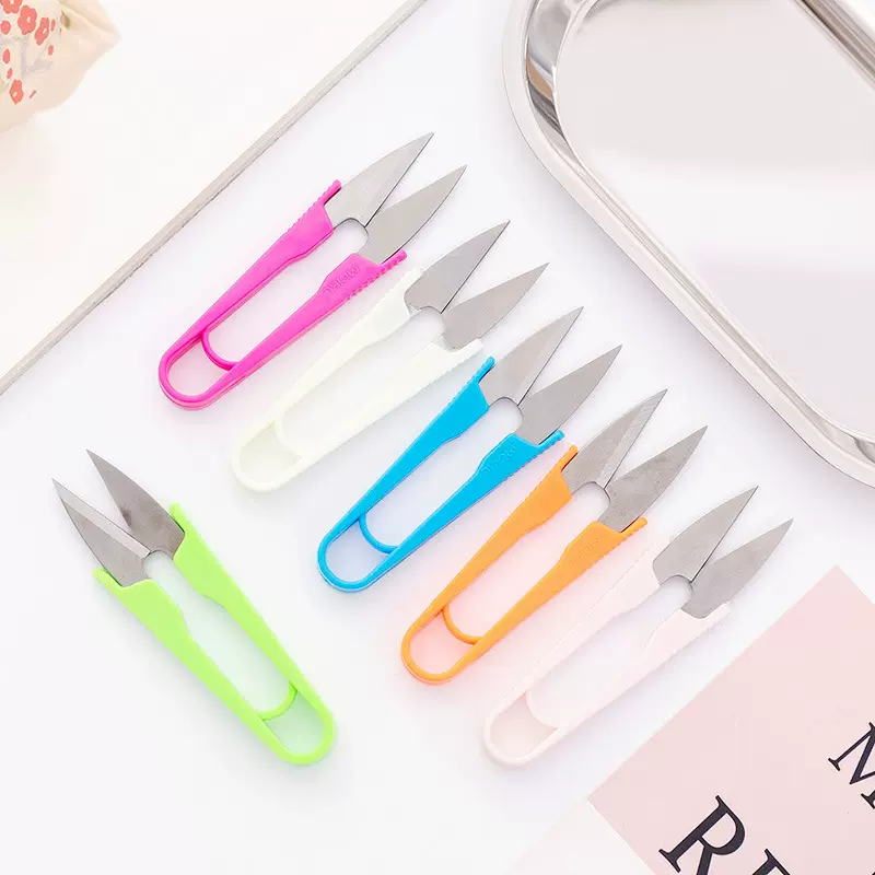 塑料小剪刀剪线头家用U型弹簧纱剪十字绣锰钢服装裁缝纫小号剪子