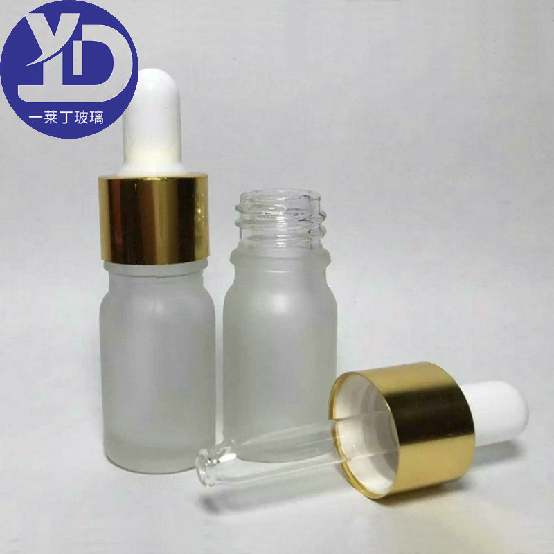 3243244567_655105039