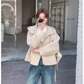 燕麦色短款连帽毛呢外套2026新款女秋冬季加厚韩系小个子轻便上衣
