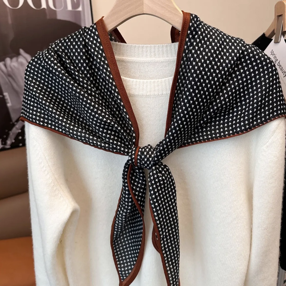 Houndstooth Silk Scarf, Triangular Scarf, Soft and Luxurious Feel, 70*160cm Large Triangular Scarf, High-End Fashion Shawl