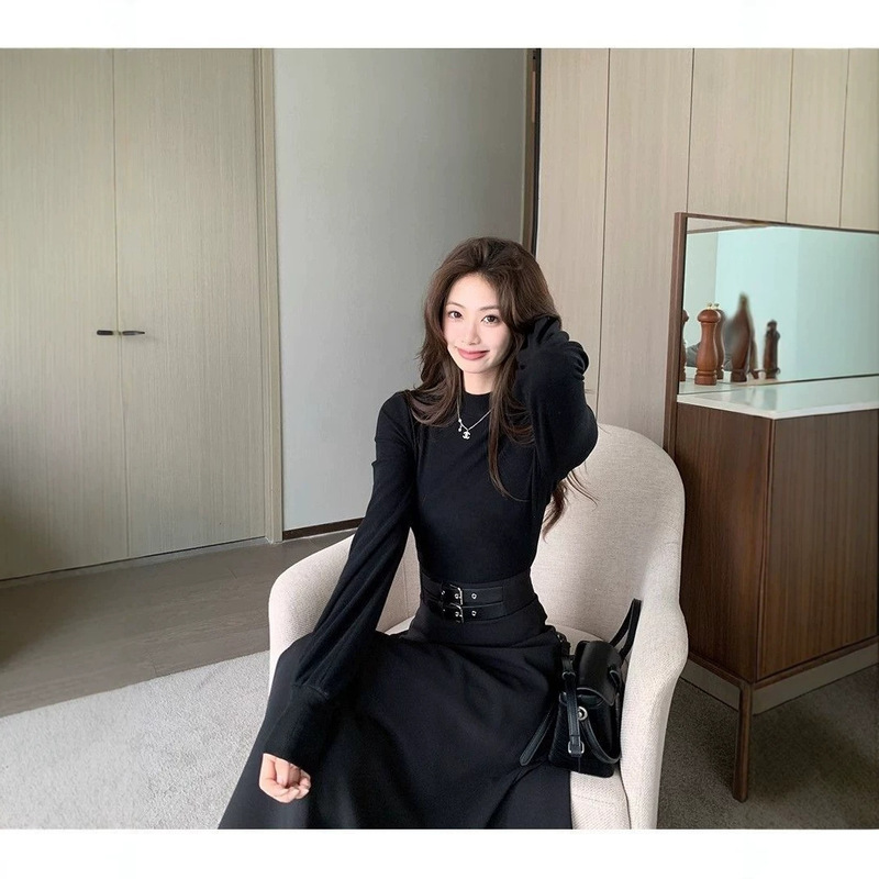 French-style black inner dress for women, autumn/winter 2026 new model, waist-cinching dress for petite women, suitable for dates and as a formal gown French-style black inner dress for women, autumn/winter 2026 new model, waist-cinching dress for petite women, suitable for dates and as a formal gown