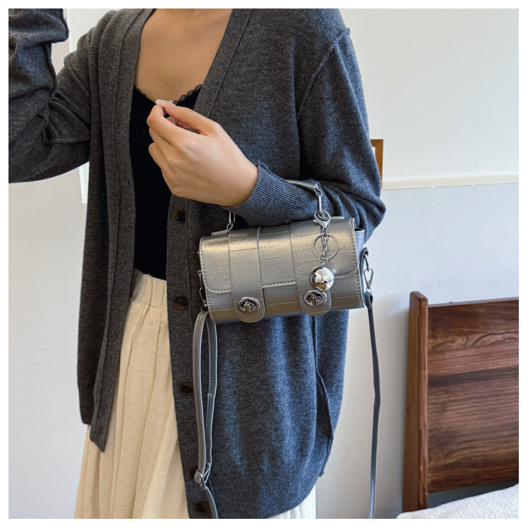 A trendy soft leather round bag for women, a new autumn/winter 2024 collection, stylish and versatile, single-shoulder crossbody bag for work undefined