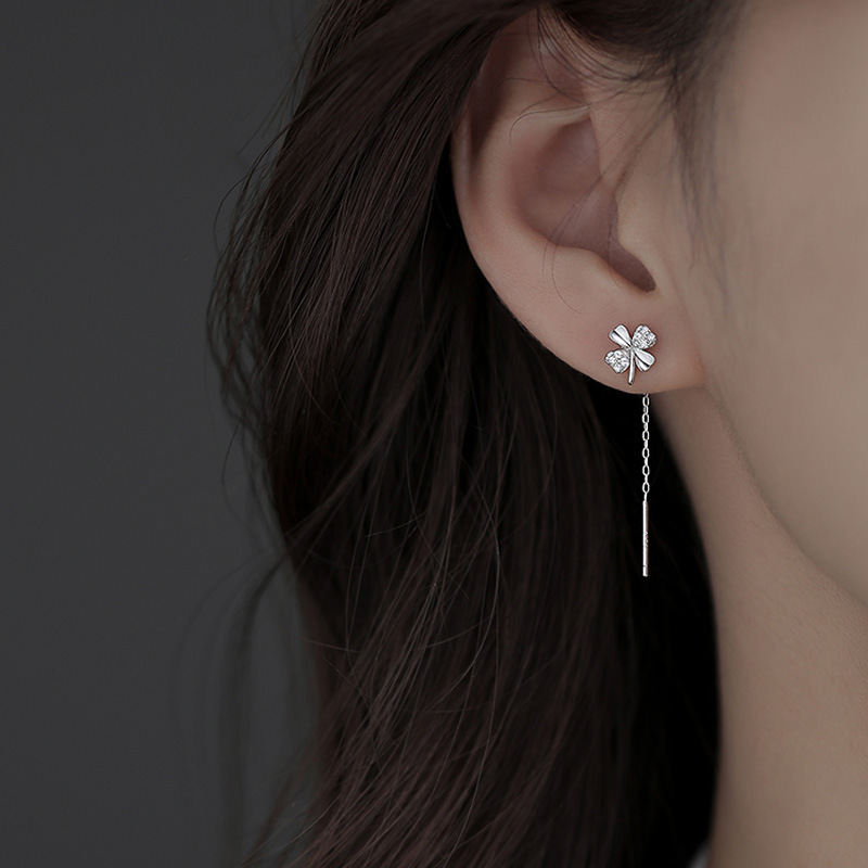 S925สเตอร์ลิงซิลเวอร์โคลเวอร์แบบเส้นหูสำหรับผู้หญิงใหม่ล่าสุดเทรนด์หวานแหว2023สั้นกระชับสัดส่วนหู