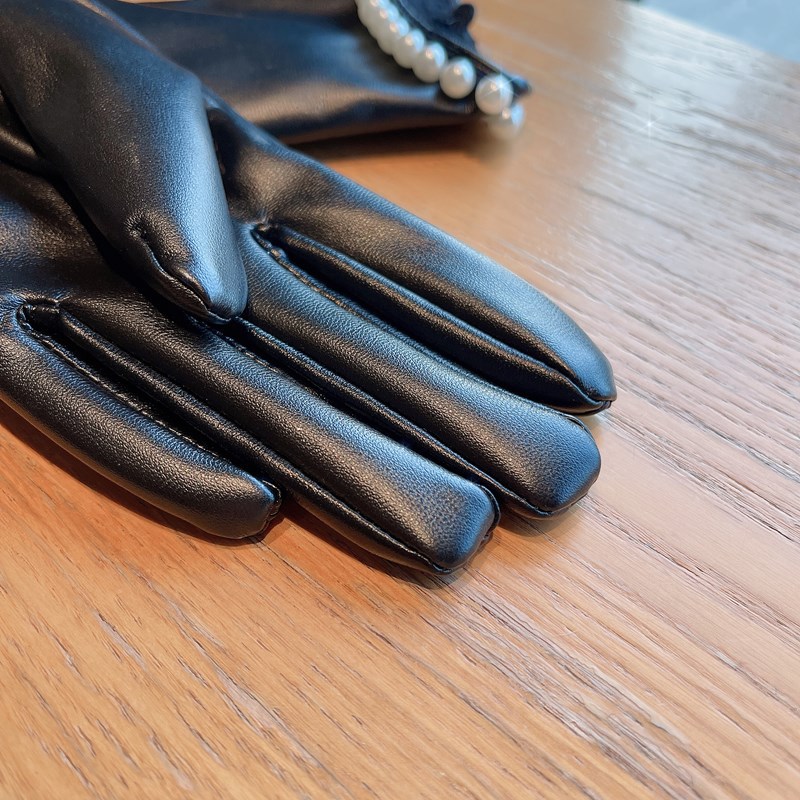 Fünf-Finger-Voll-Touchscreen-PU-Lederhandschuhe Damen Winter-Samt-Handschuhe aus kleinem duftendem Windperlenprotein-Leder_voghion.com