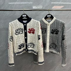 TB工場直営高品質秋冬新作バラ刺繍粗針麻花丸襟ウール六ボタンカーディガン