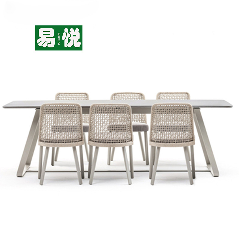 6 sillas + mesa larga para 6 personas