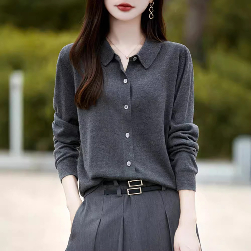 春と秋のPOLO襟のニットの女性のカーディガンはゆったりとした色を合わせています。|undefined