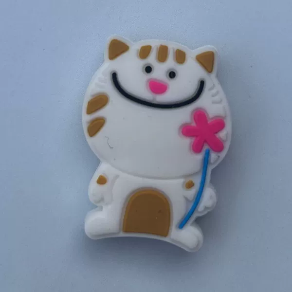 Белая кошка