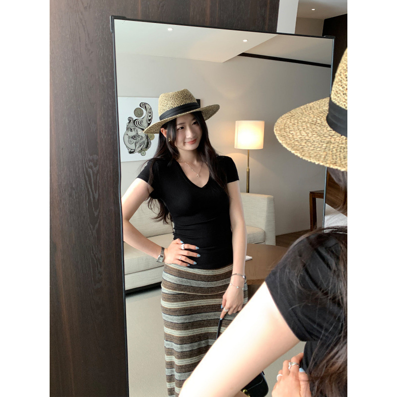 Hot-Selling Lyocell Tencel Wool Unique V-Neck Short-Sleeve T-Shirt for Women, Summer's Trendy Top This Year