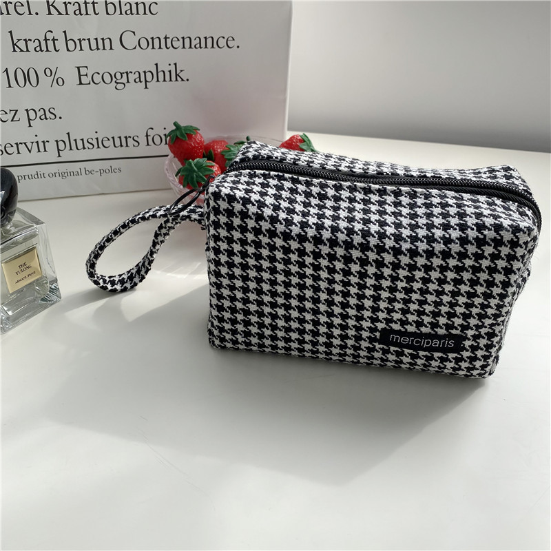 19171 Korean-style woolen checkered artistic pen case, ins Japanese-style storage and organization bag, canvas cosmetic bag, stationery bag undefined