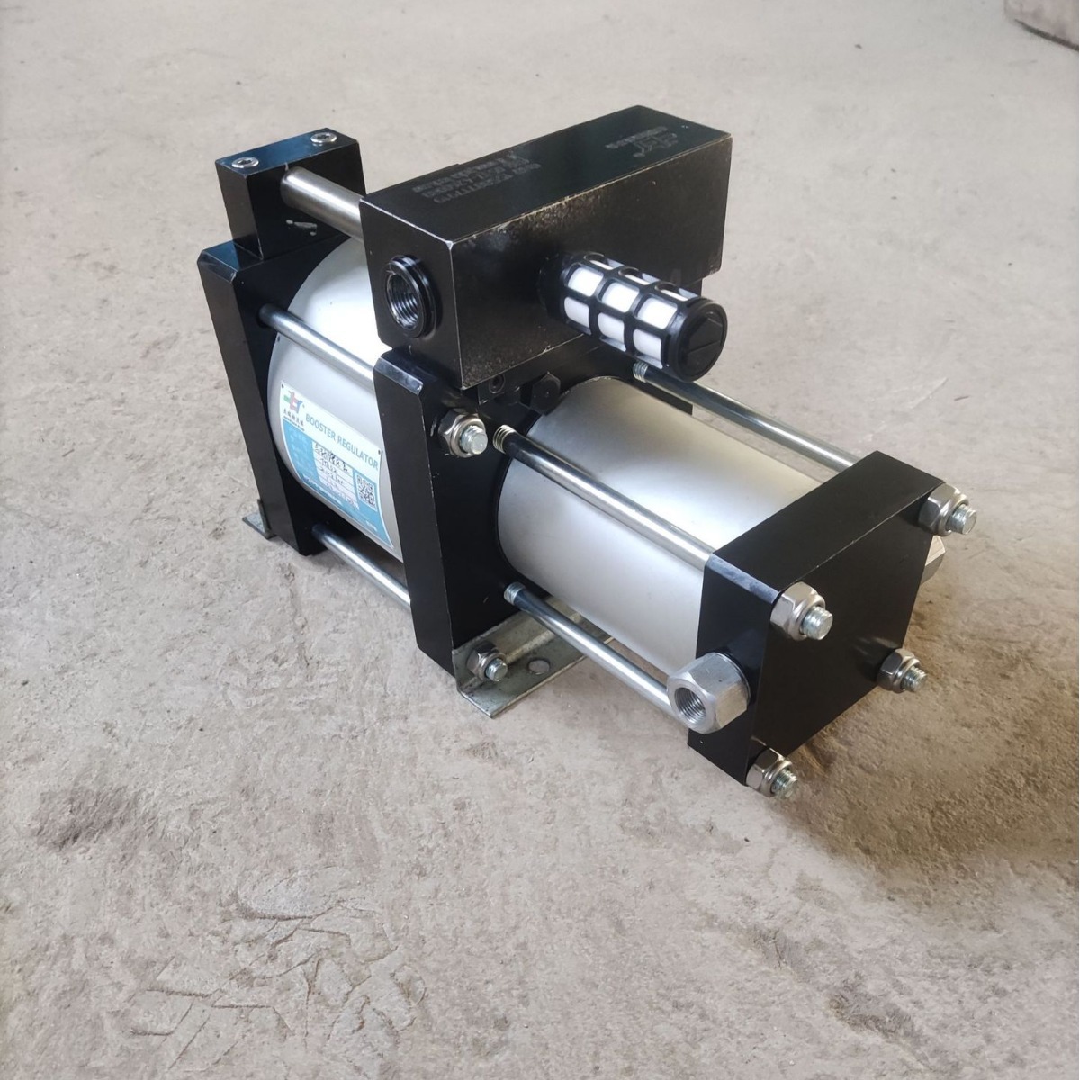 长期大量供应JTA系列气动增压泵 空气增压器 气气增压器