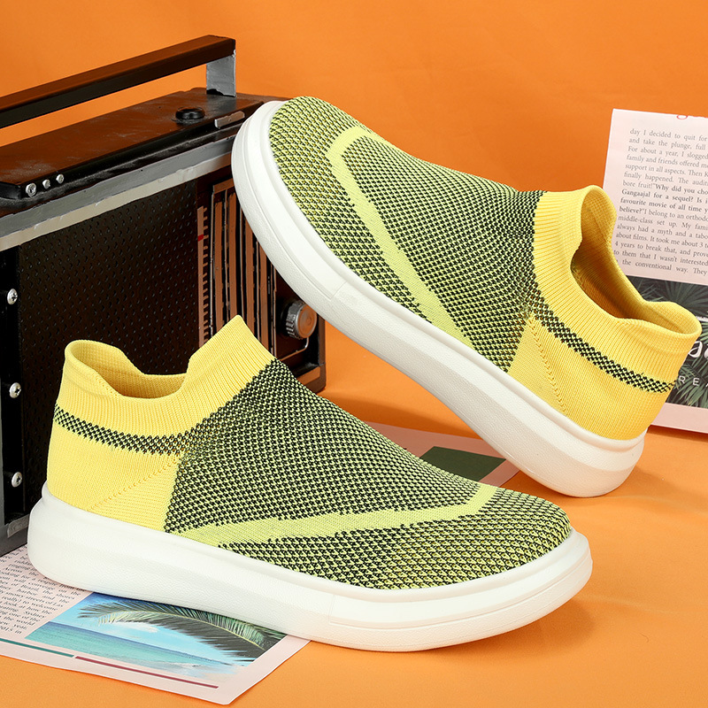 24 nuevas parejas voladoras de gran tamaño transfronterizas zapatos deportivos casuales para hombres y mujeres tendencia de moda zapatos de coco transpirables de un solo pie